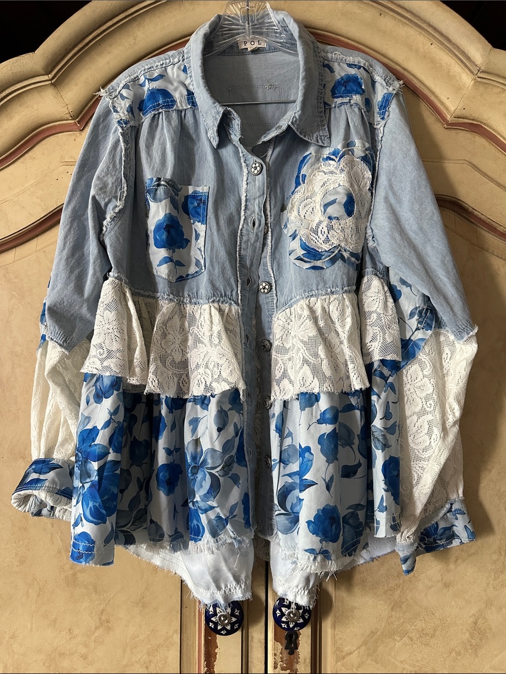 POL Lightweight Denim Floral Patchwork & Lace Ruffle Shirt size Medium